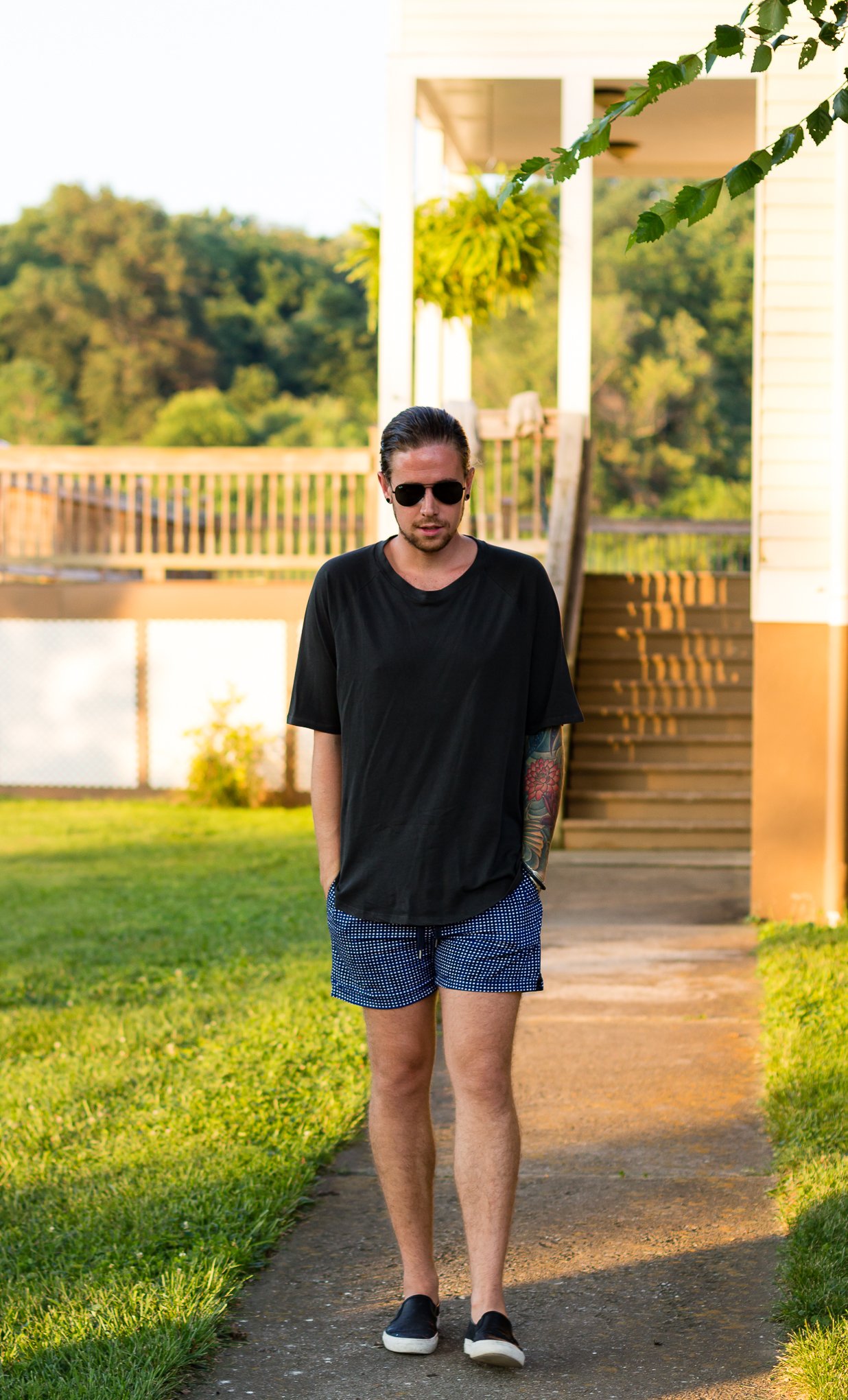 hm, oversized tee, printed shorts, slip on sneakers, summer mens fashion