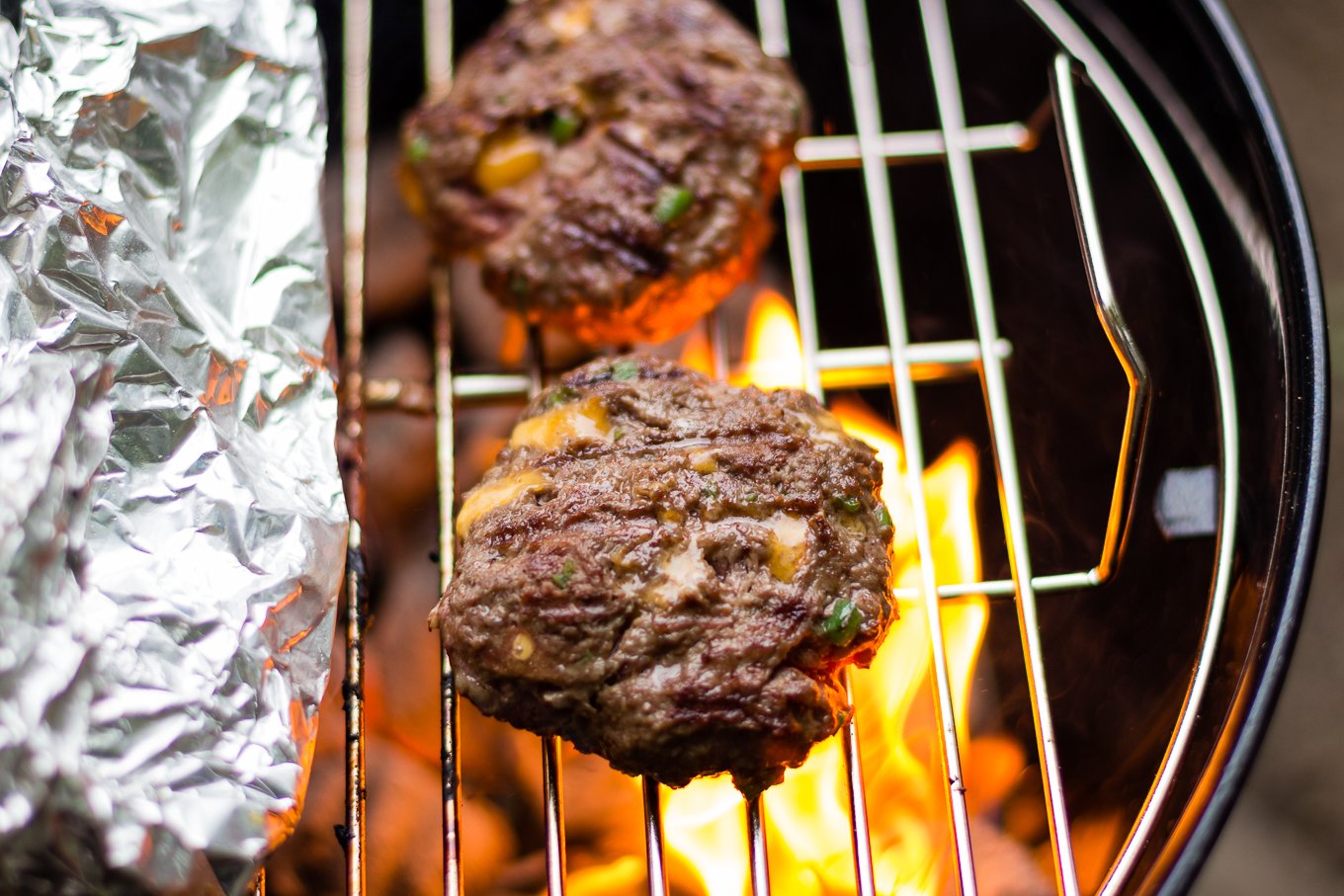 burger recipe, how to grill, nfl, tailgate recipes, how to use charcoal