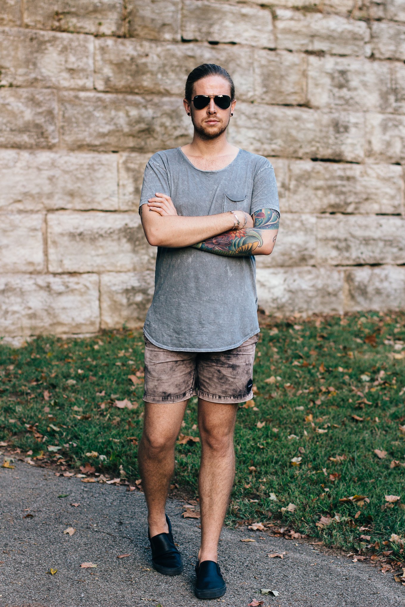 last summer outfit, mens fashion blogger, mens summer fashion, urban outfitters, rvca shorts