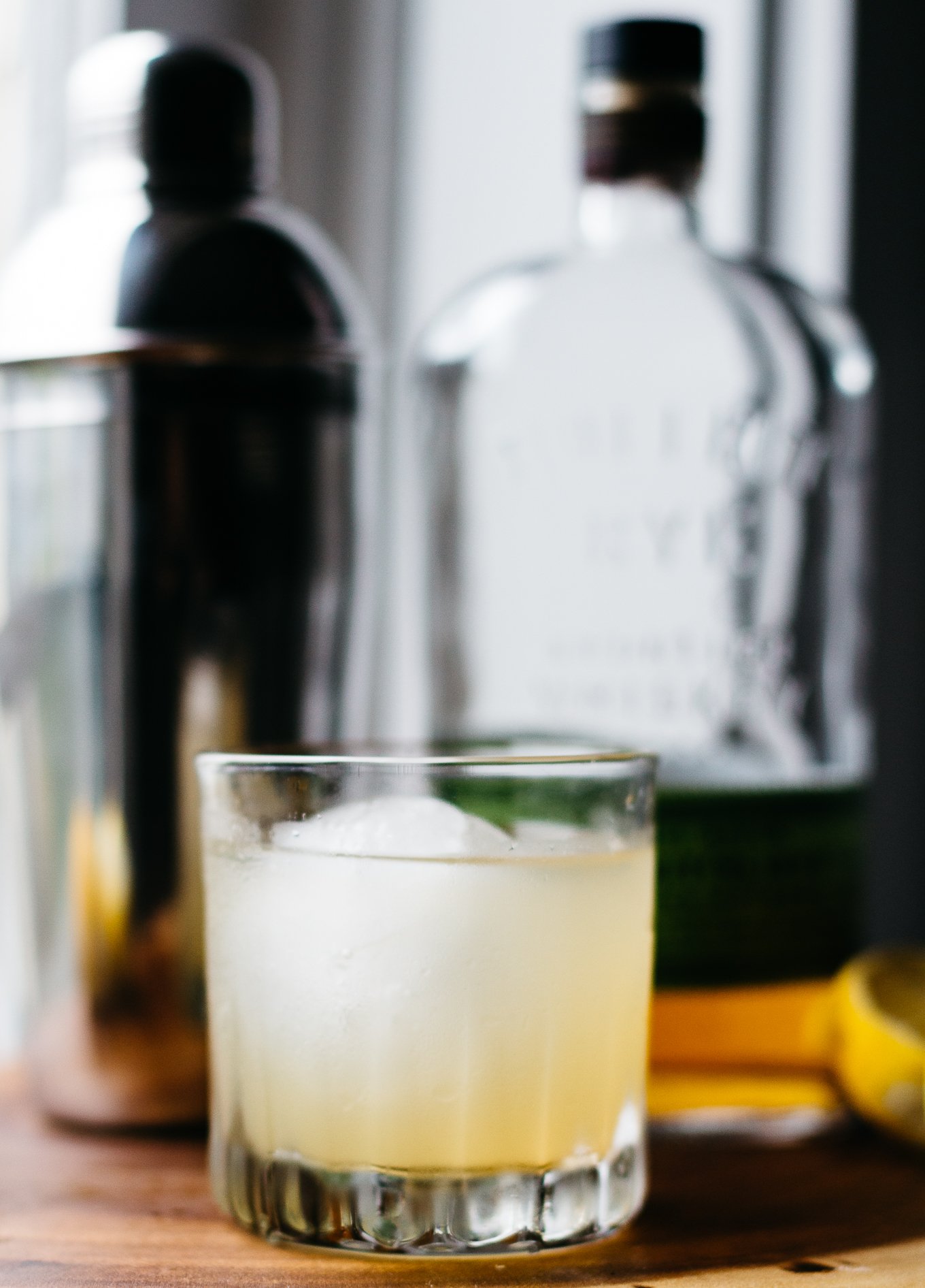 bourbon cocktail, craft cocktail, how to make a gold rush, hot toddy recipe