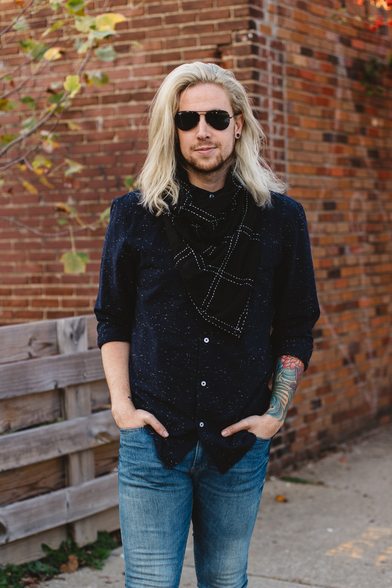 mens hm jeans, frye boots, how to wear a triangle scarf, mens fall clothing, mens life and style blogger