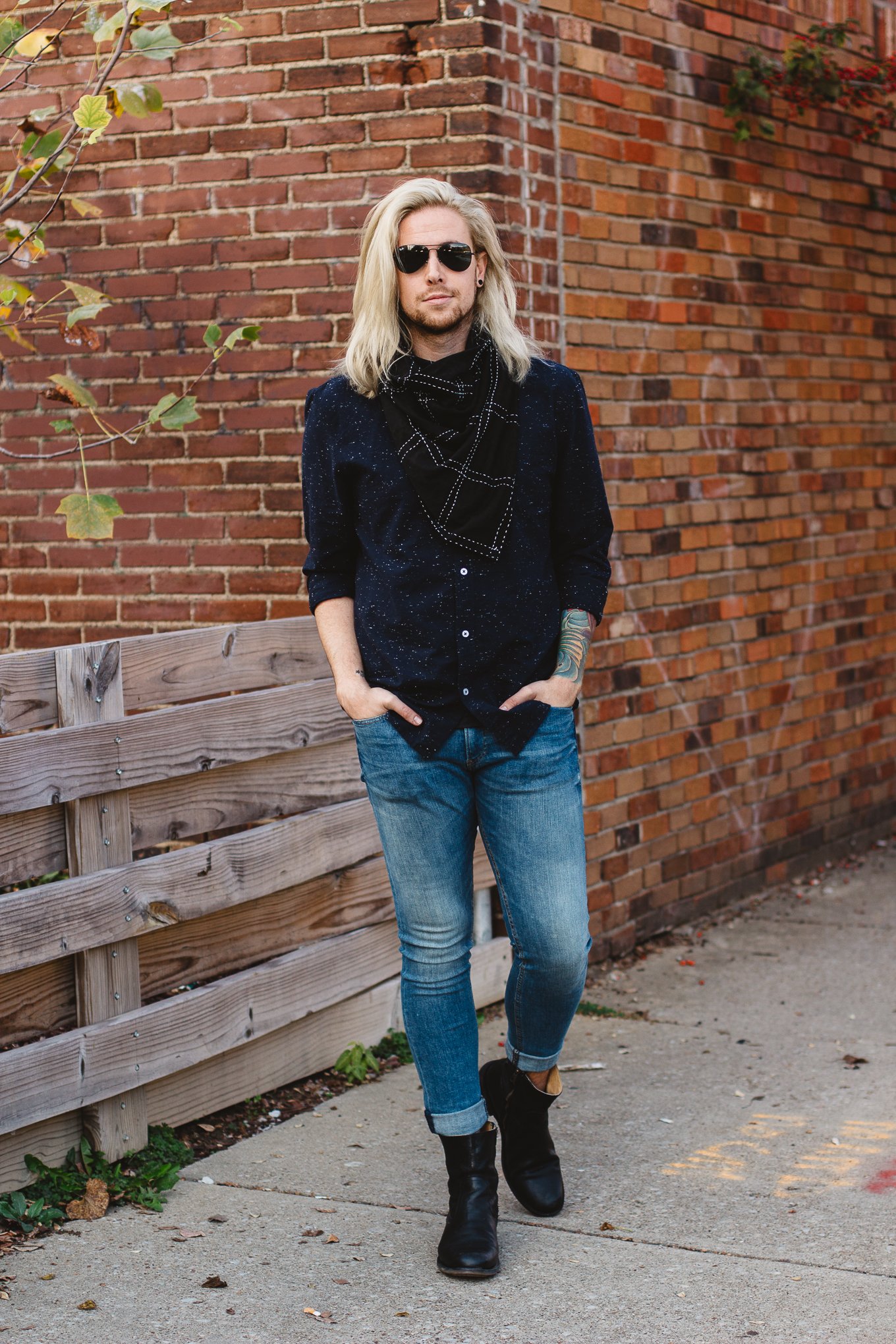 mens hm jeans, frye boots, how to wear a triangle scarf, mens fall clothing, mens life and style blogger