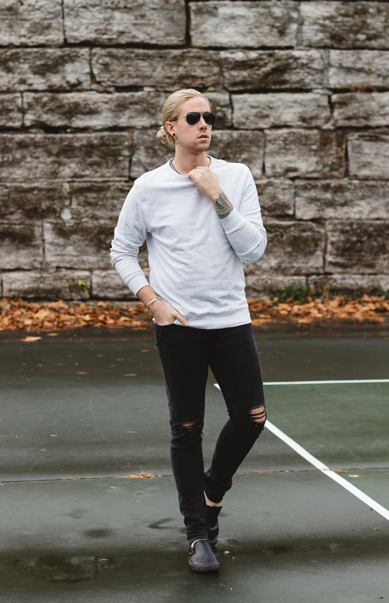 how to dress up a sweatshirt, rag & bone jeans, man bun, men with long hair, how to wear a man bun