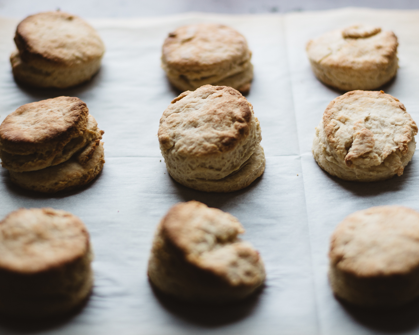 biscuits and gravy recipe, how to make biscuits and gravy at home, johnsonville sausage, homemade biscuits