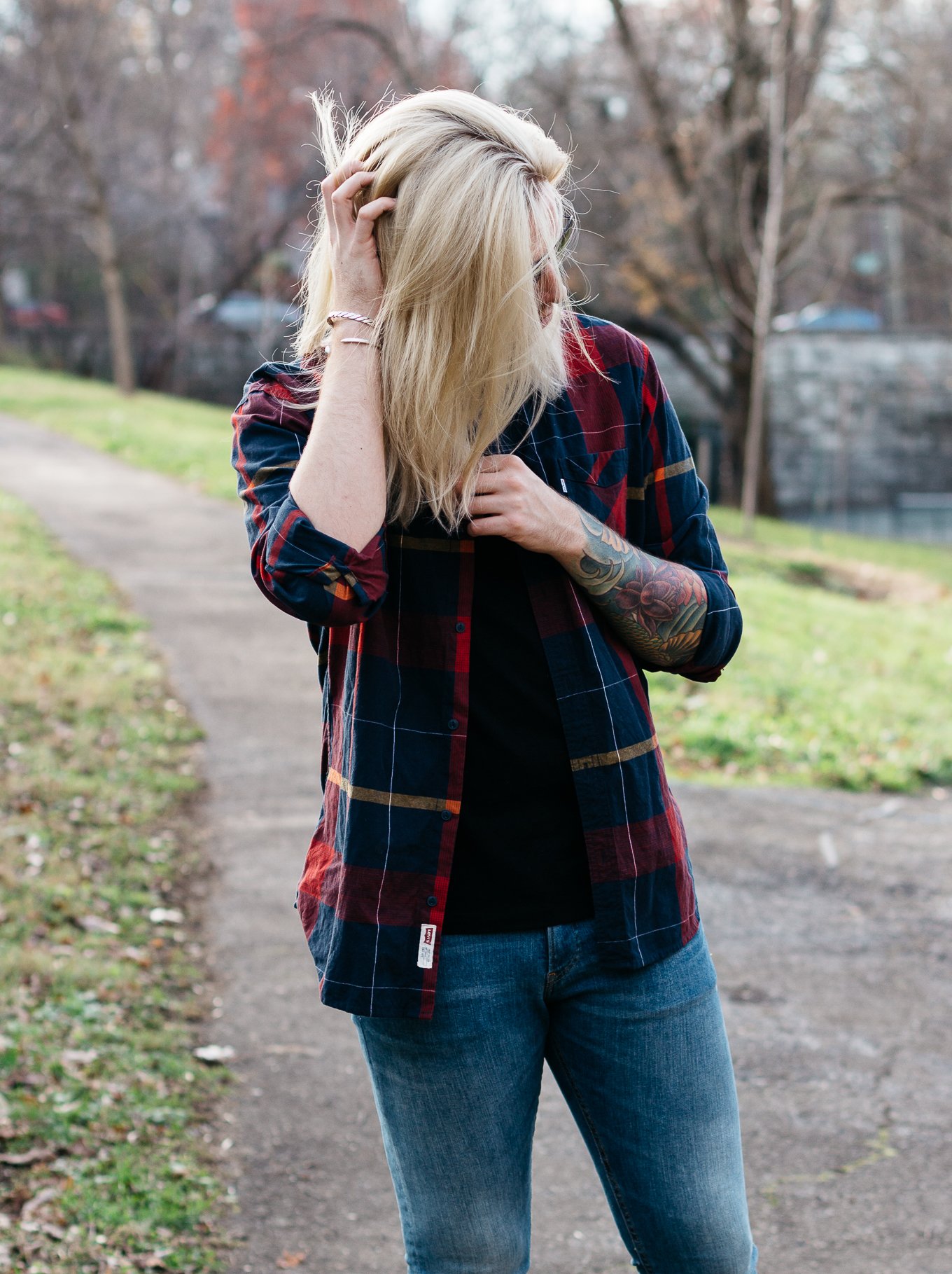 mens plaid shirt, hm skinny jeans, how to wear a plaid shirt, mens with platinum blonde hair, levis plaid shirt