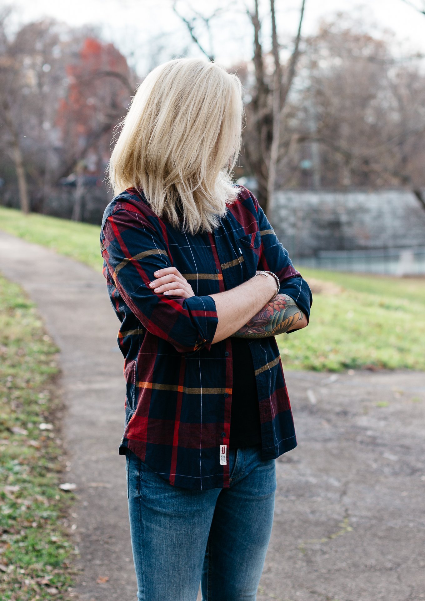 mens plaid shirt, hm skinny jeans, how to wear a plaid shirt, mens with platinum blonde hair, levis plaid shirt