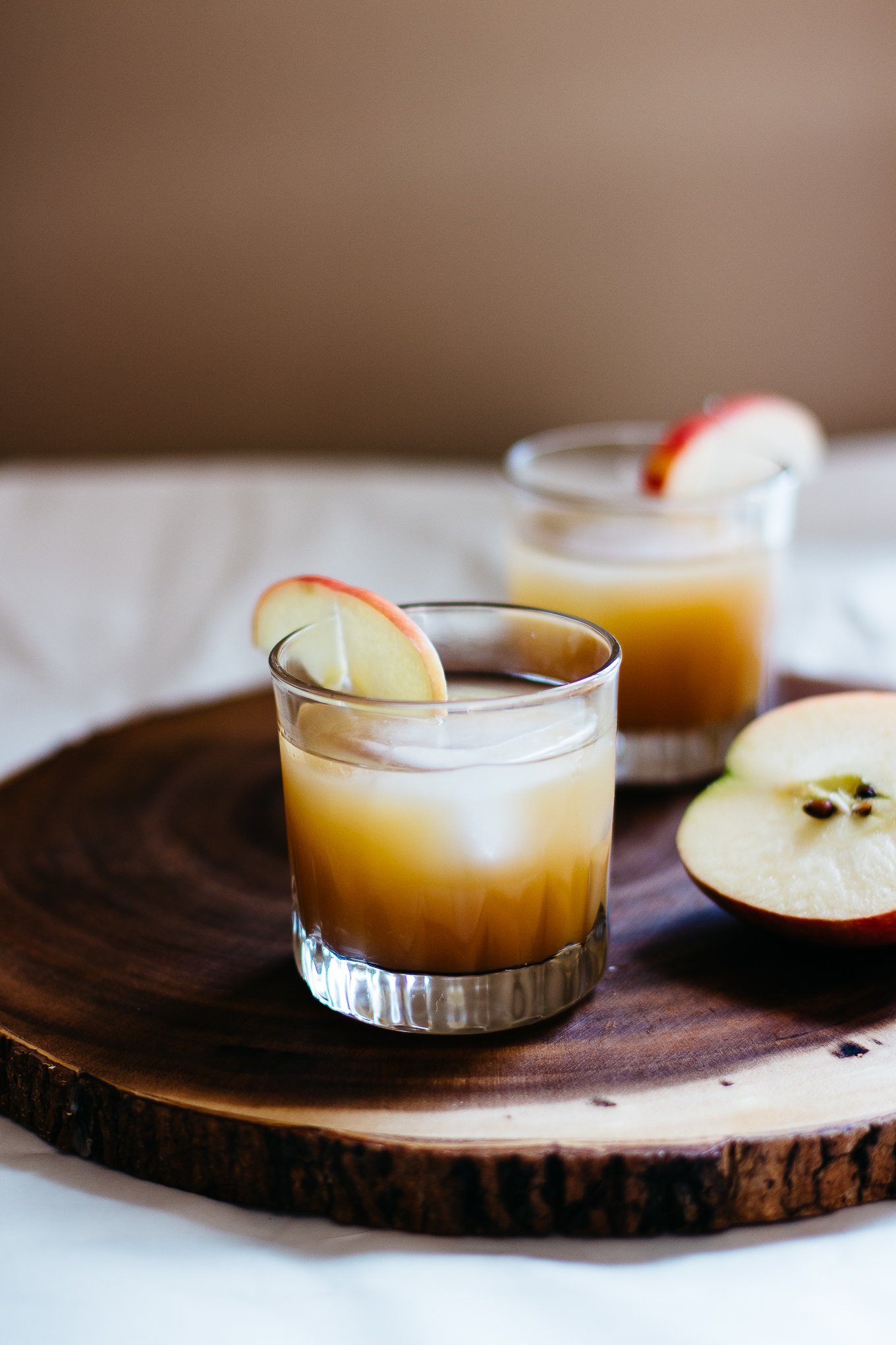 old fashioned, bourbon cocktails, what to drink on thanksgiving, whiskey apple cider, whiskey cocktails