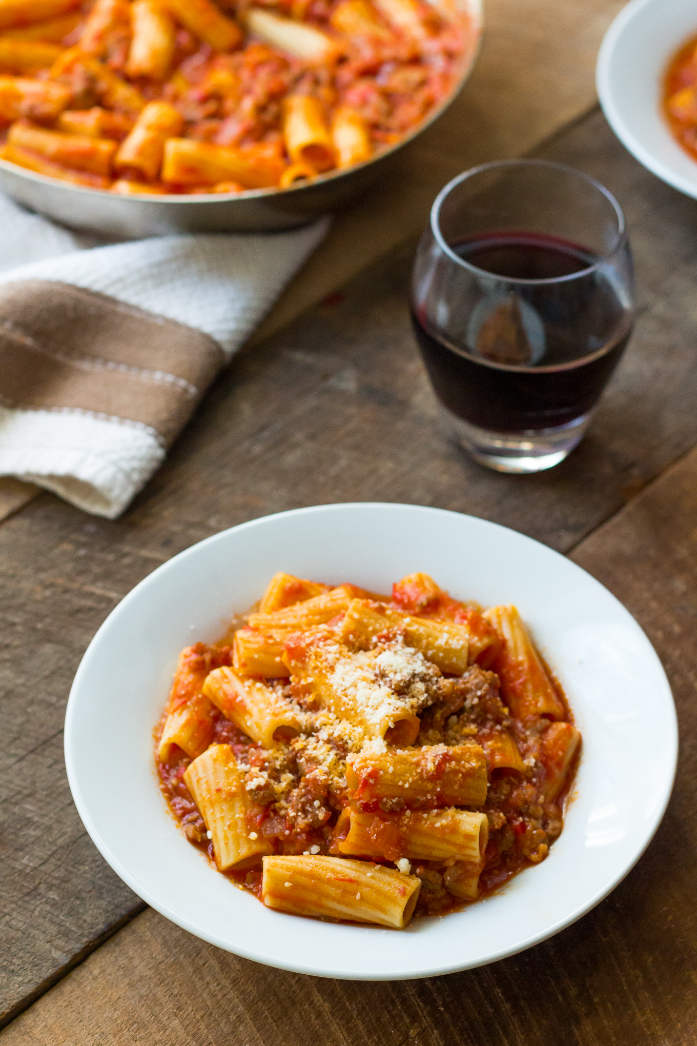 quick and easy dinner recipe, johnsonville sausage, spicy sausage rigatoni, how to make homemade pasta sauce