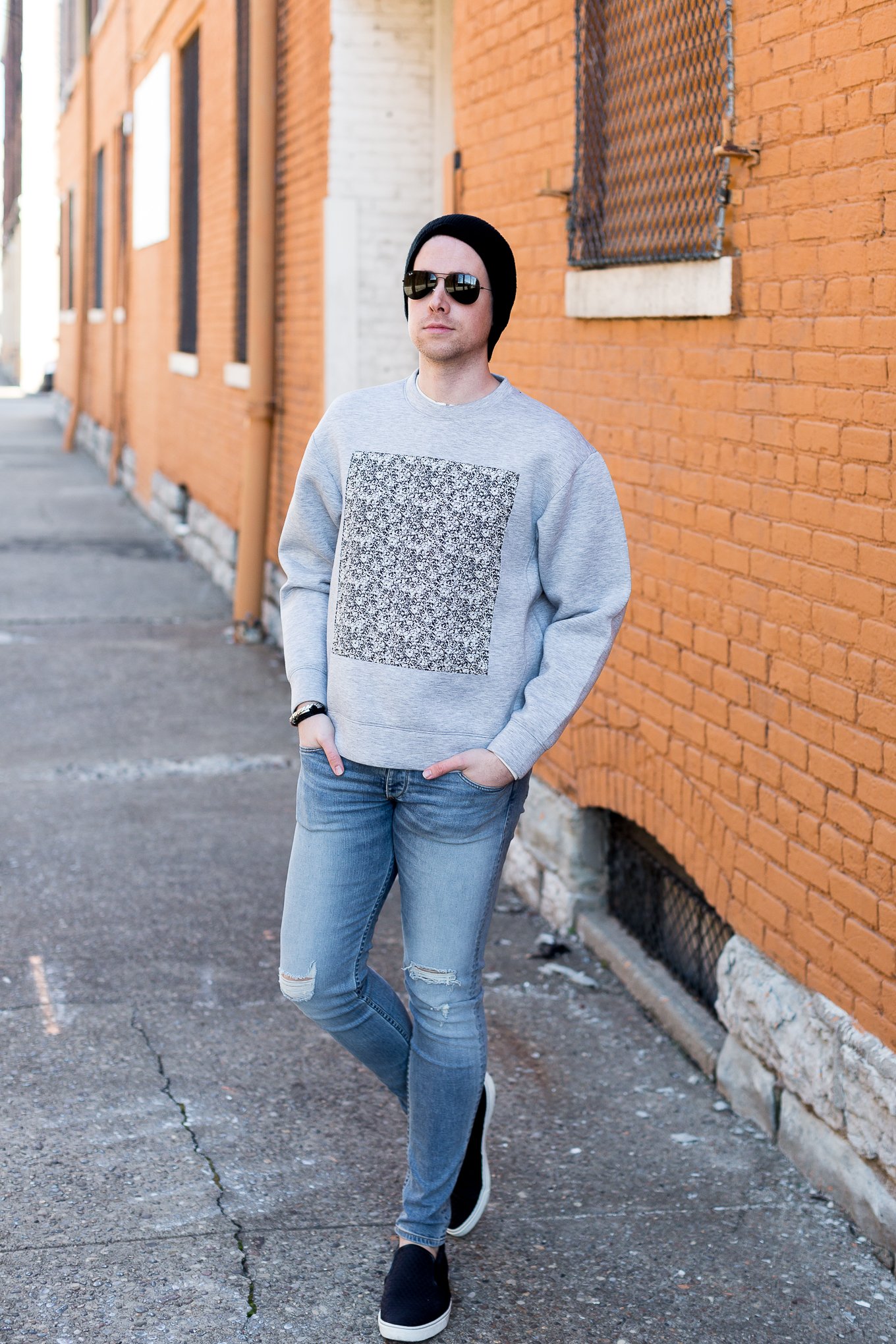 fashion blogger, lifestyle blogger, the kentucky gent, perry ellis sweatshirt, rag and bone jeans