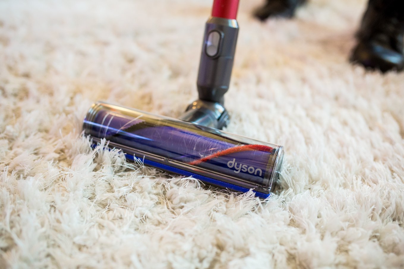 dyson cordless vacuums, how to clean your apartment, tips for apartment cleaning, dyson vacuums, mens lifestyle blog