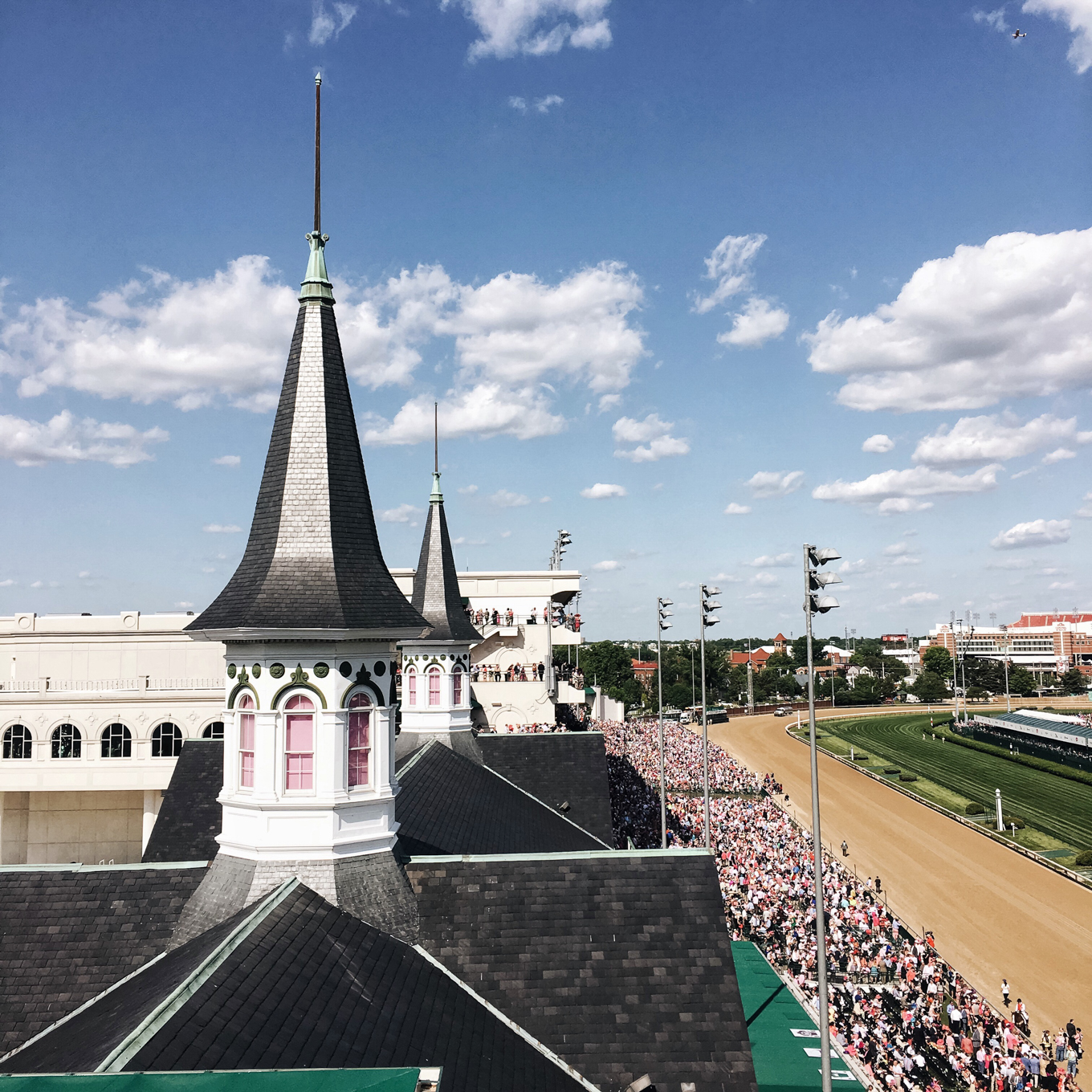 the kentucky derby, louisville kentucky, the kentucky gent, churchill downs, louisville influencer