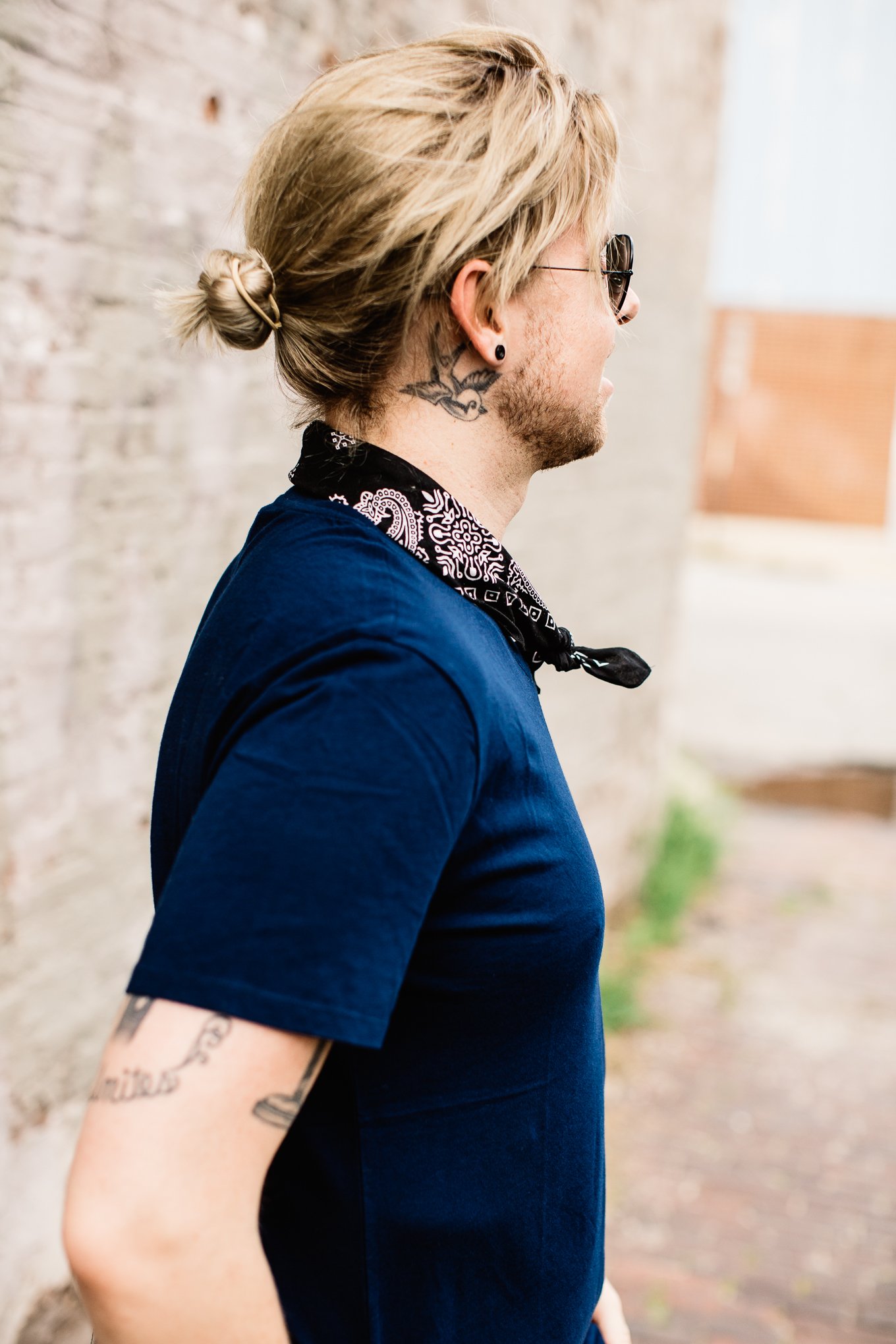 mens personal style blog, kentucky bloggers, urban outfitters bandana, slate and stone shirt, rvca shorts