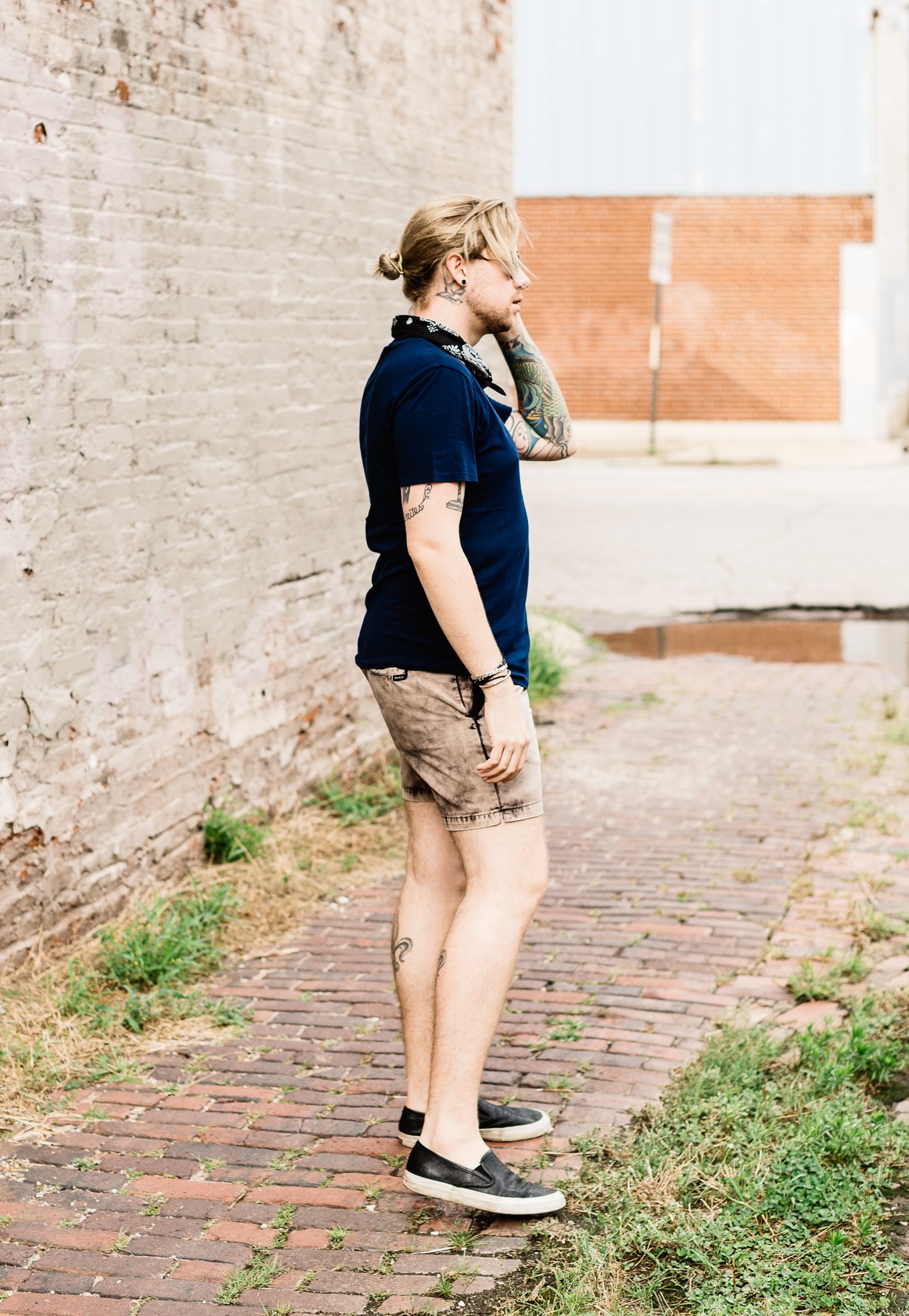 mens personal style blog, kentucky bloggers, urban outfitters bandana, slate and stone shirt, rvca shorts