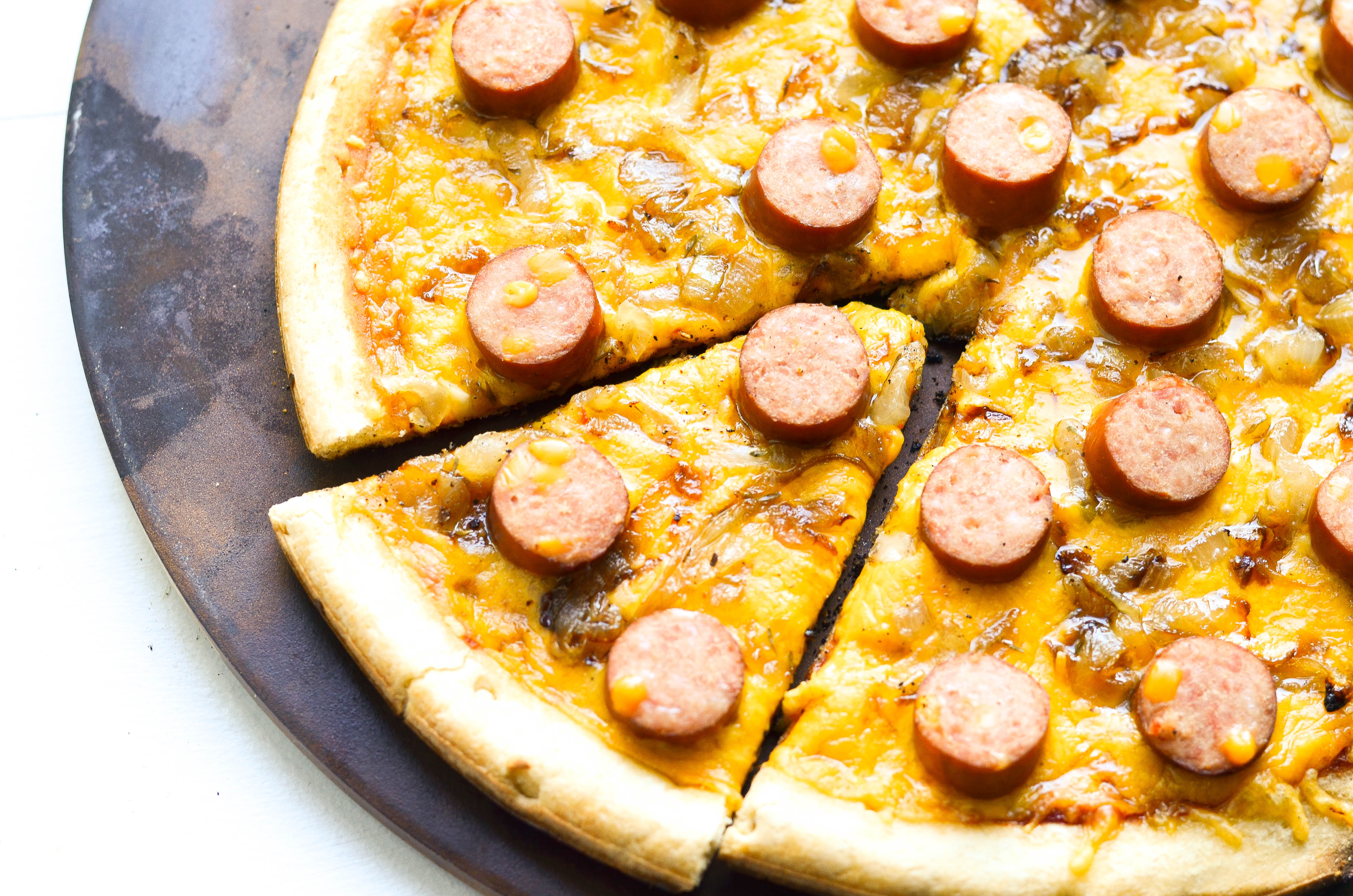 sausage pizza, my modern cookery, louisville food blog, johnsonville sausage, pizza on the grill