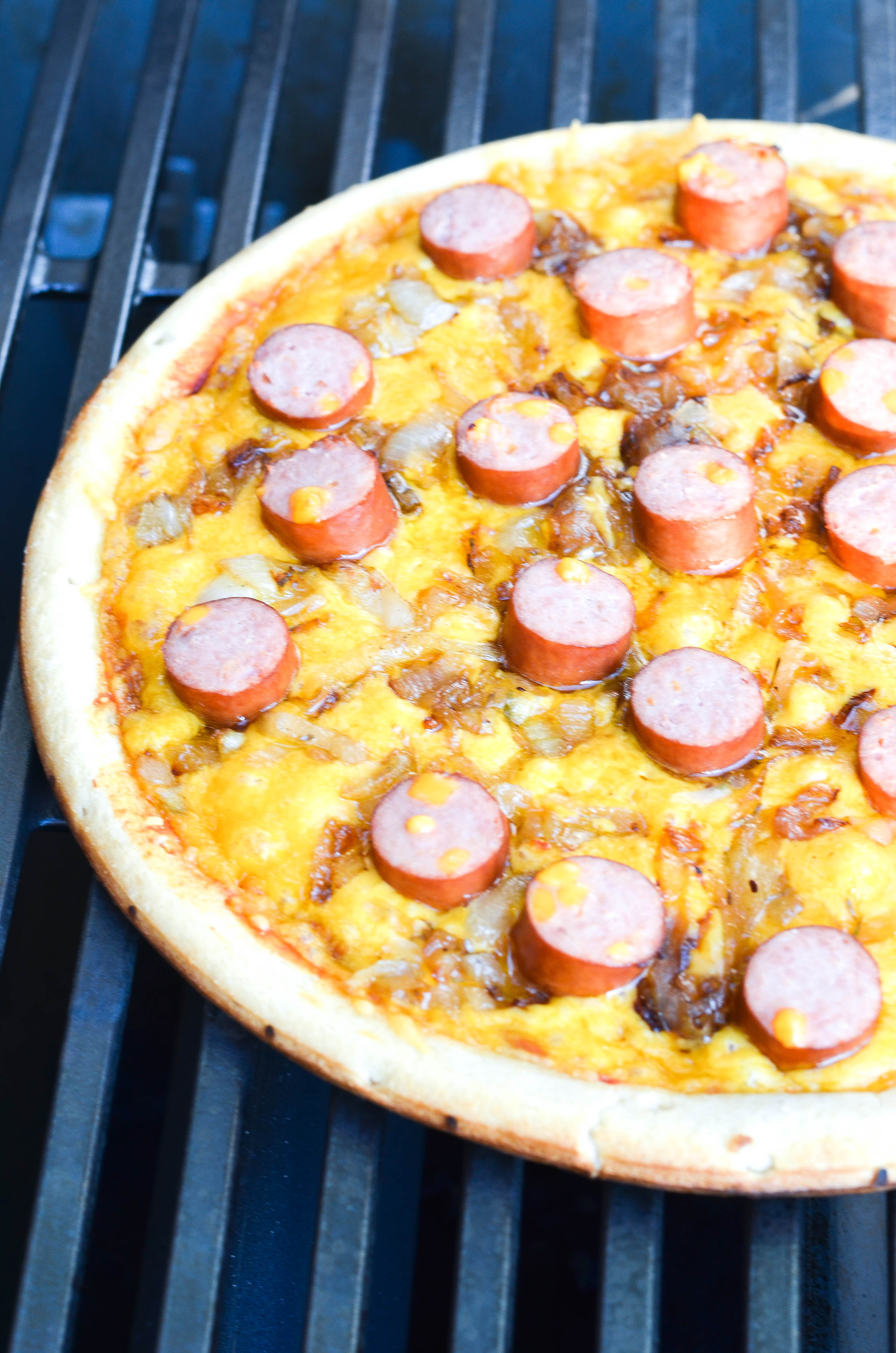 sausage pizza, my modern cookery, louisville food blog, johnsonville sausage, pizza on the grill