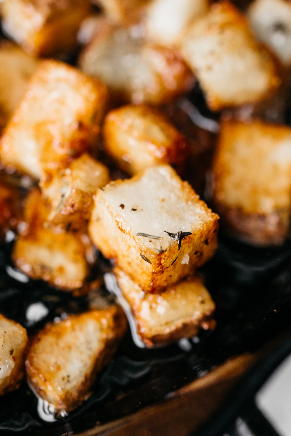 herbed skillet potatoes, skillet potatoes recipe, cast iron skillet dinners, southern cooking blog, brunch side dishes