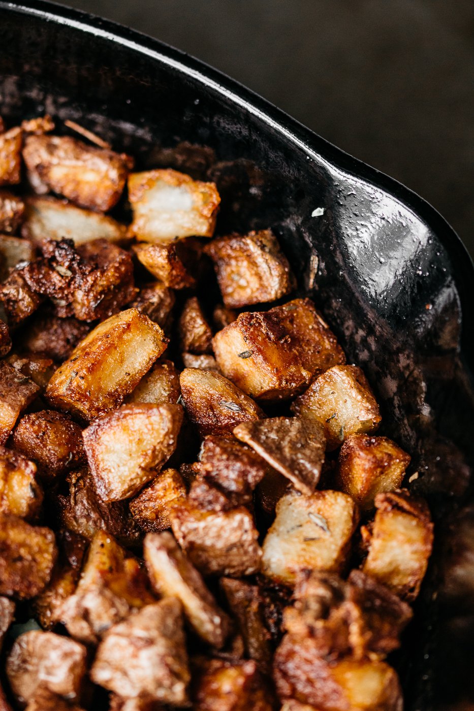 herbed skillet potatoes, skillet potatoes recipe, cast iron skillet dinners, southern cooking blog, brunch side dishes