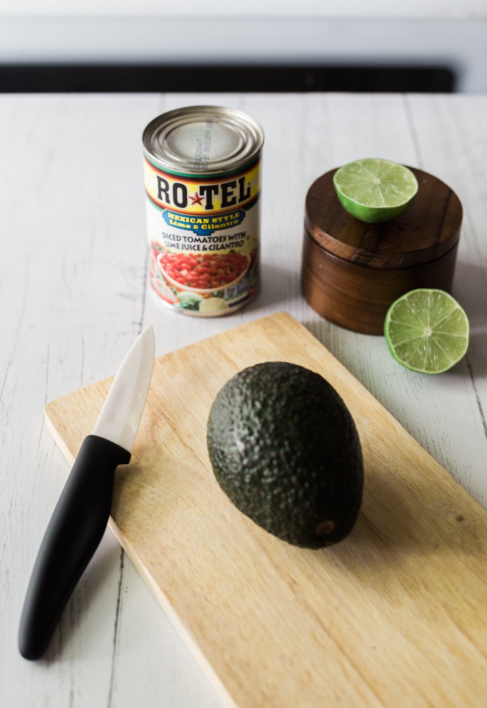 spicy guacamole recipe, guacamole recipe, lifestyle blog, memorial day party tips, recipes with RO*TEL